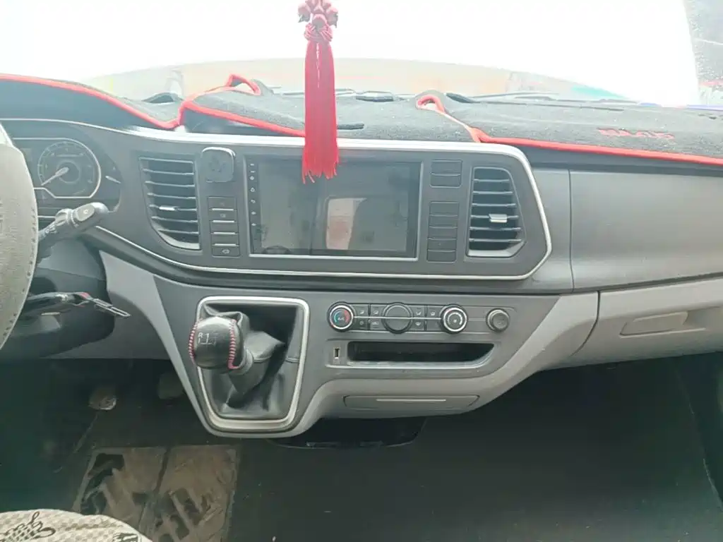 MAXUS V80 — миниатюра 13