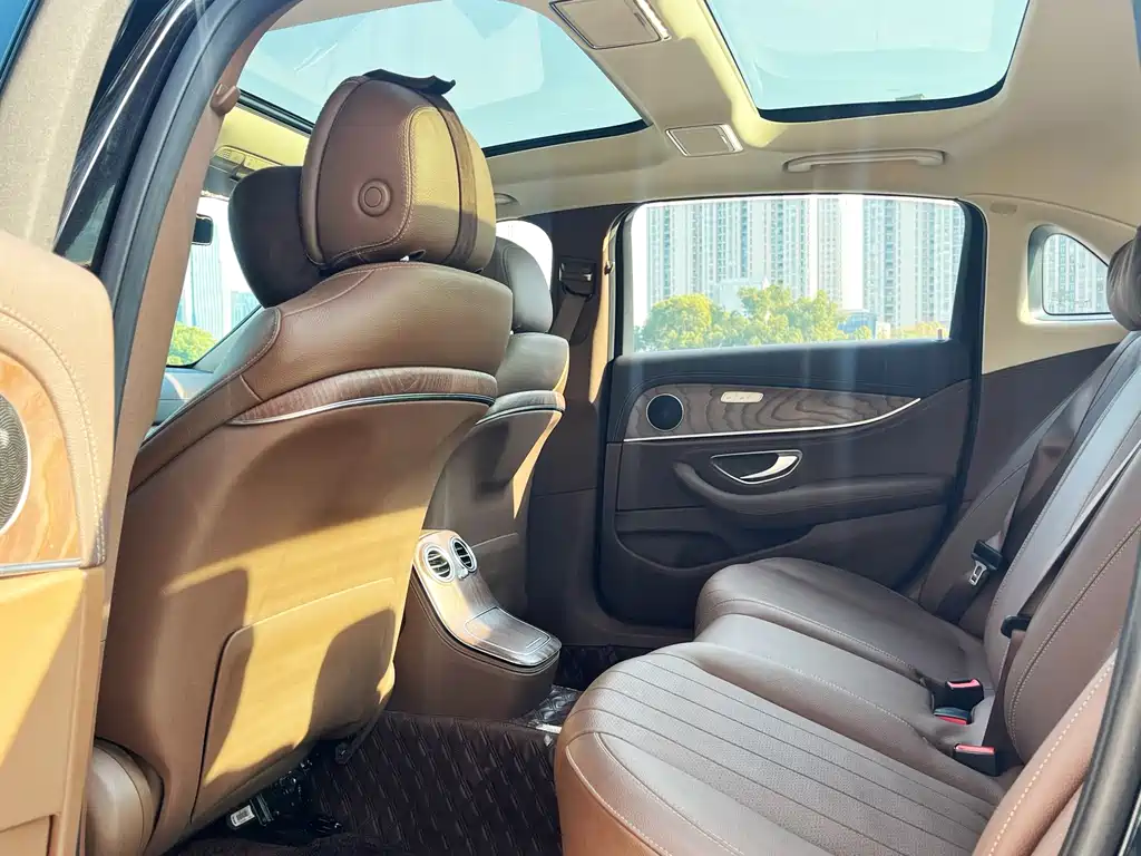 MERCEDES-BENZ E CLASS