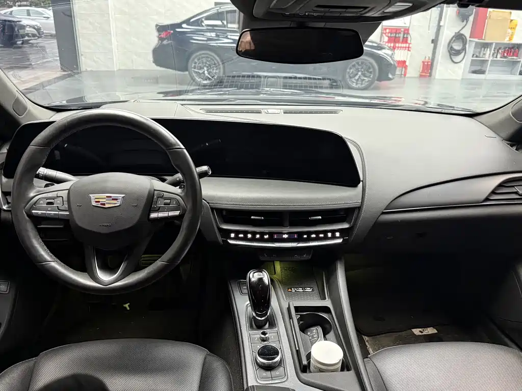 Cadillac CT5 — миниатюра 5