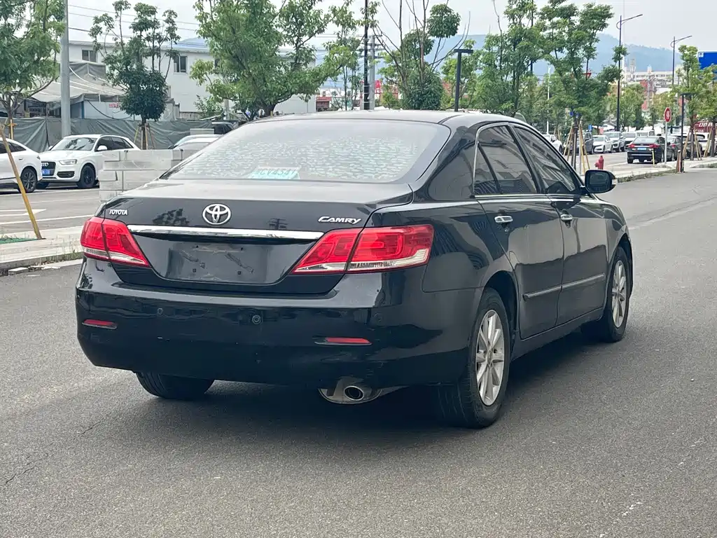 Toyota Camry — миниатюра 7