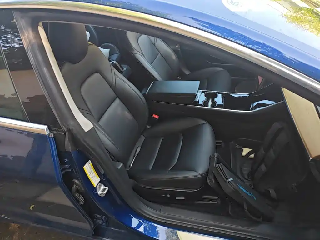 Tesla Model 3 — миниатюра 25