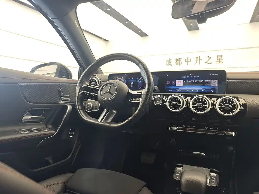 Mercedes-Benz A-Class A 2024 A 200 L Fashion