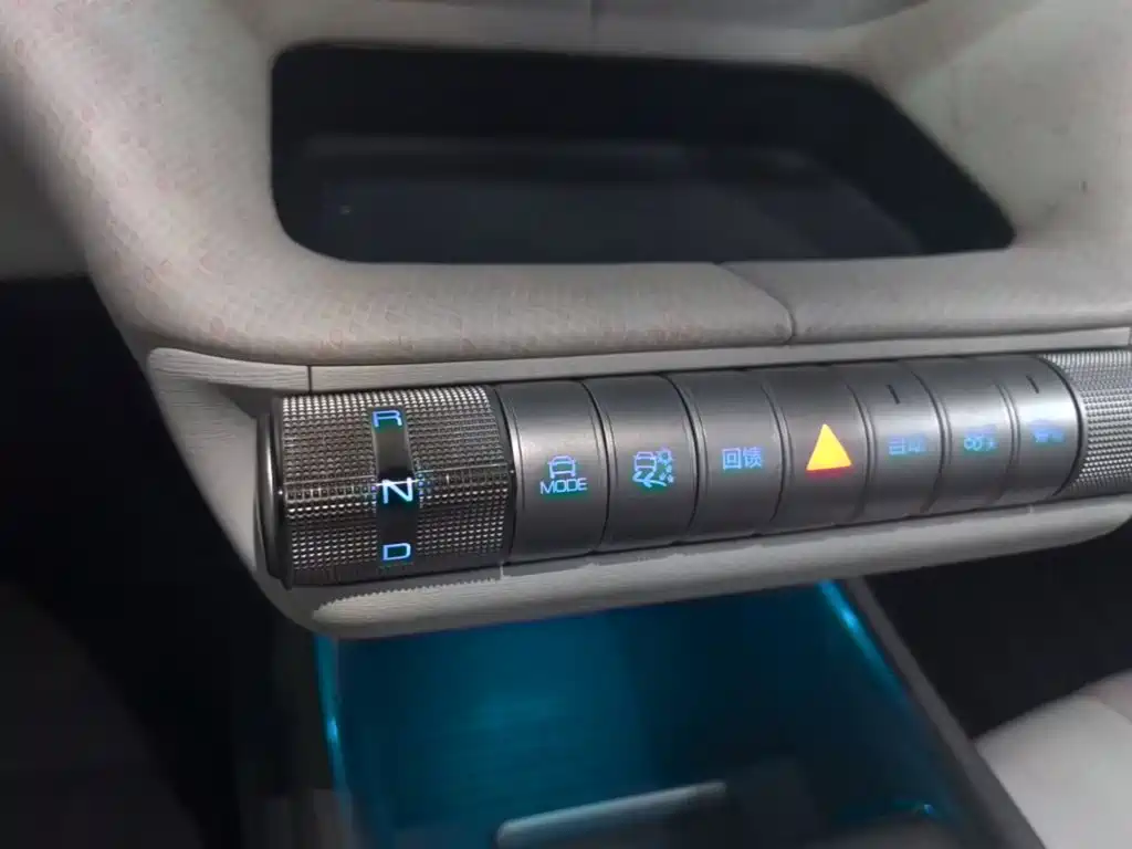 BYD Dolphin — миниатюра 14