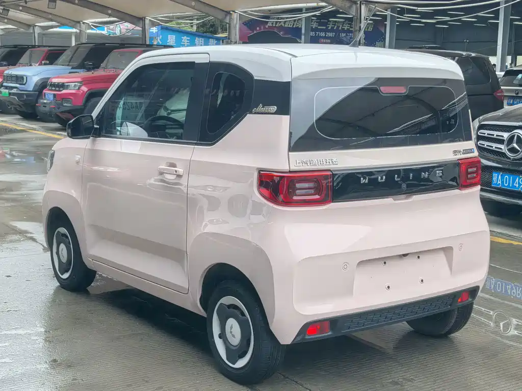 Wuling MINIEV — миниатюра 4