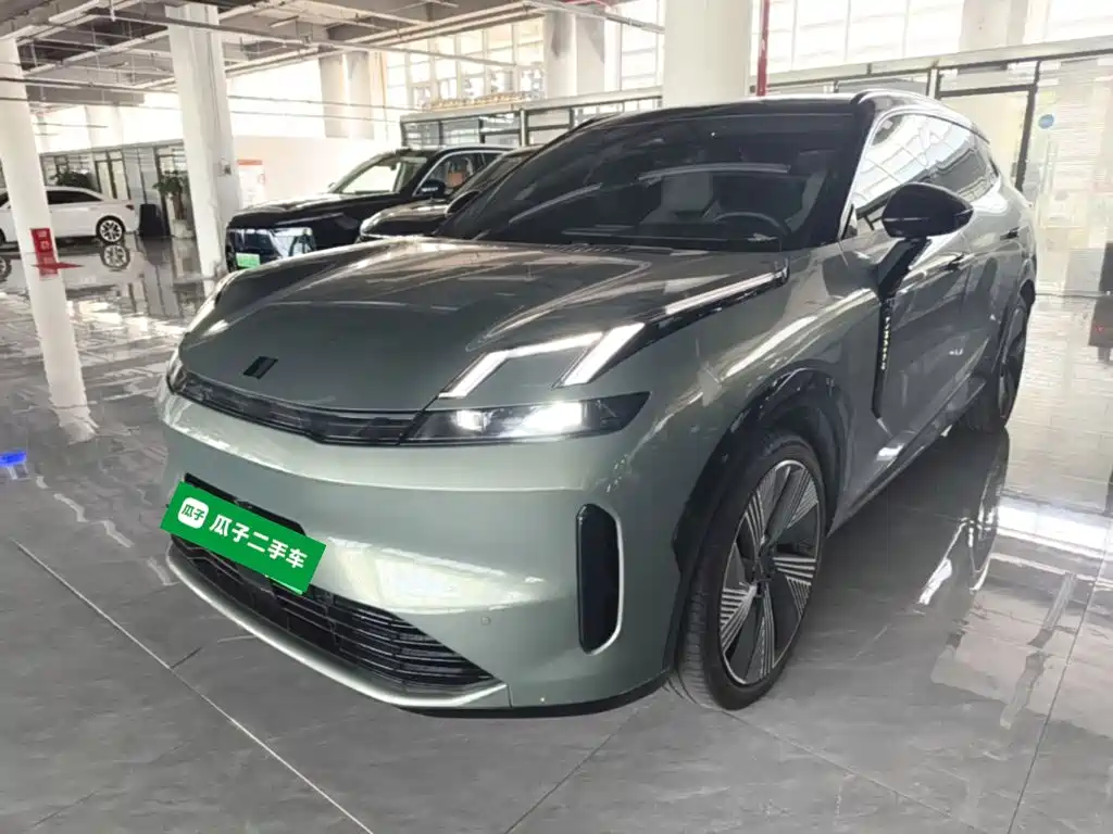 Lynk & Co 08 EM-P
