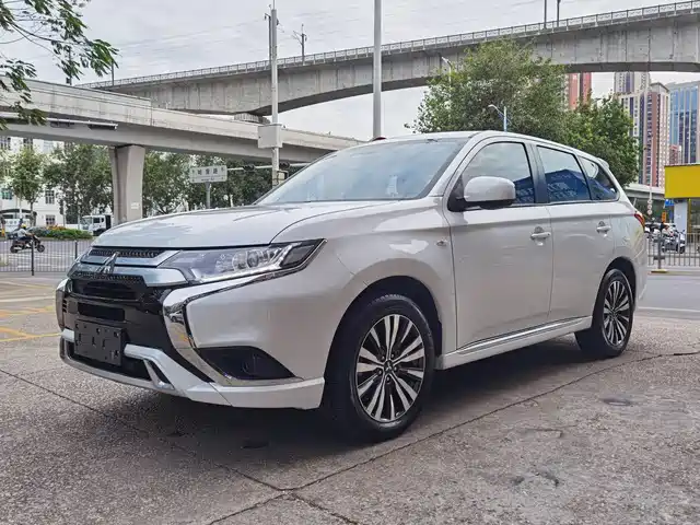 MITSUBISHI OUTLANDER 2021
