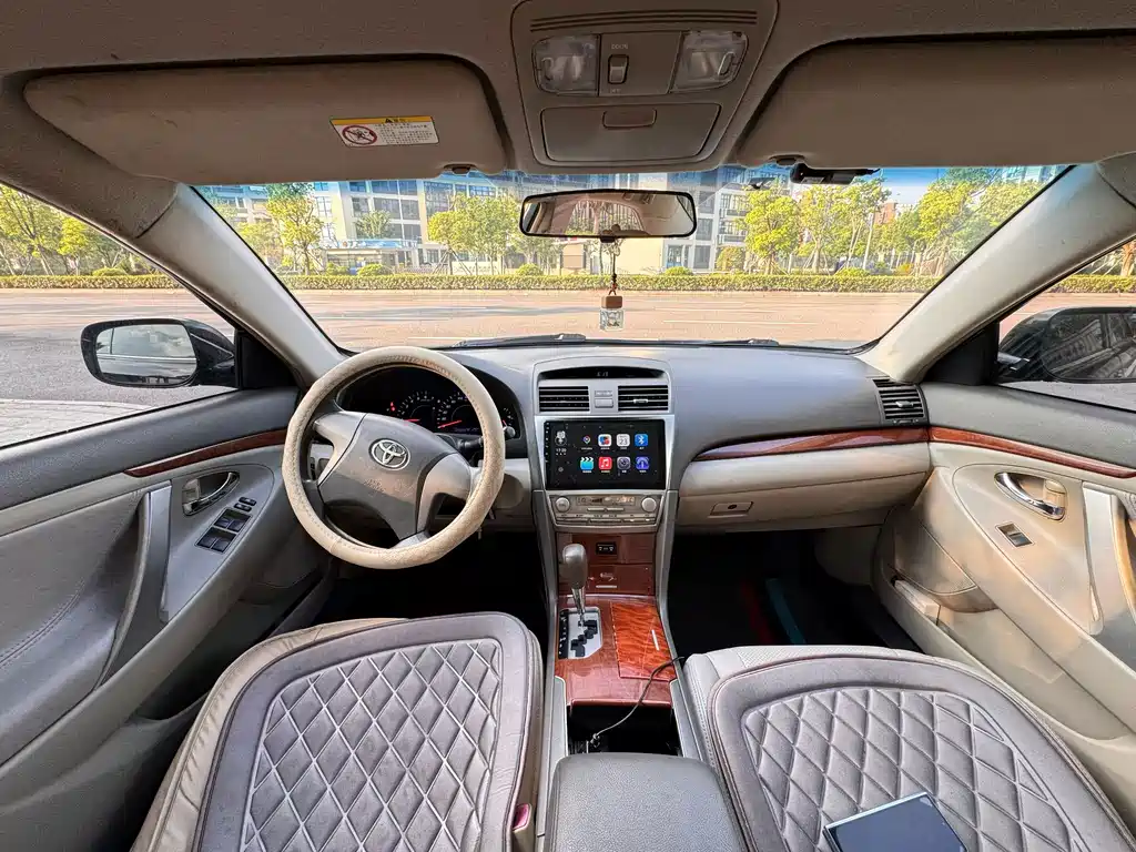 Toyota Camry — миниатюра 8