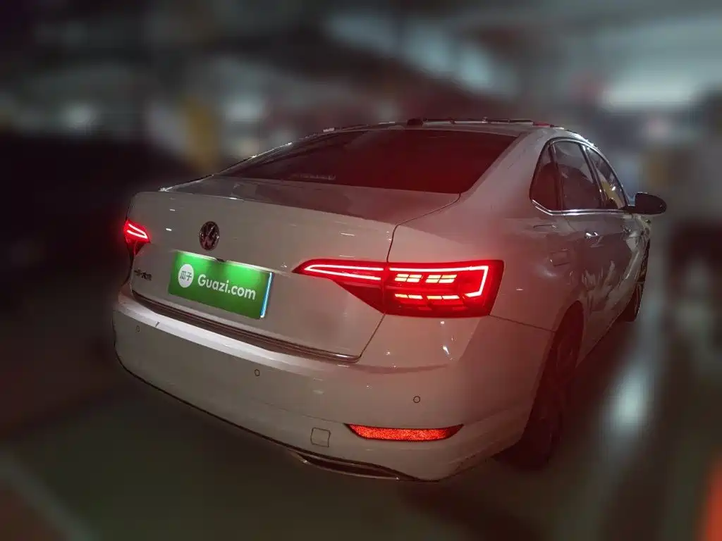 Volkswagen Sagitar — миниатюра 6