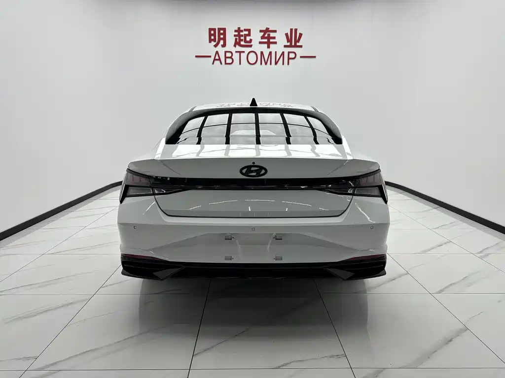 Hyundai Elantra 2022 1.5L CVT LUX Luxury