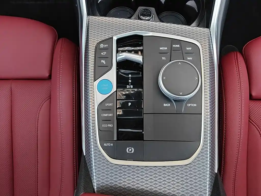 BMW i4 — миниатюра 11