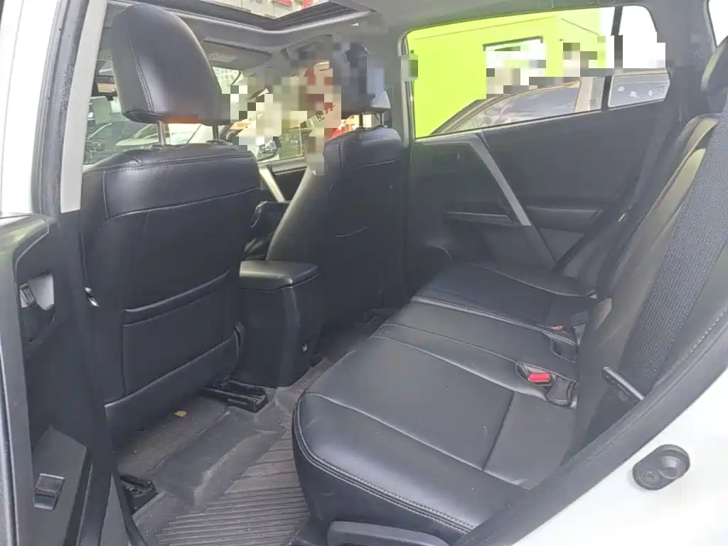 Toyota RAV4 — миниатюра 22