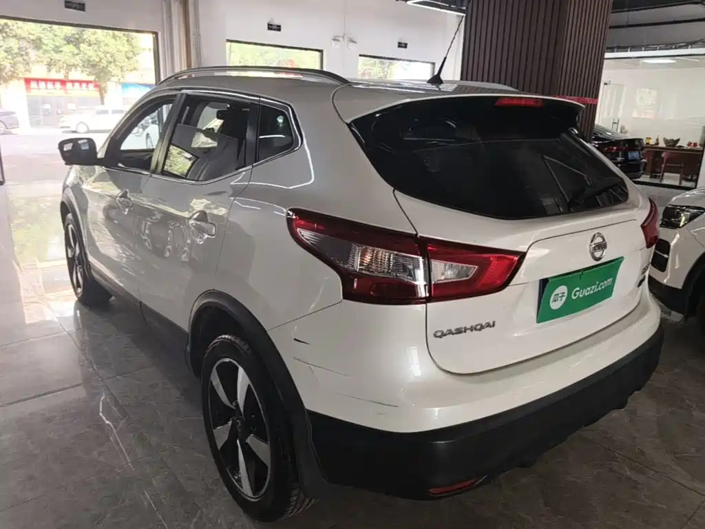 Nissan Qashqai — миниатюра 5