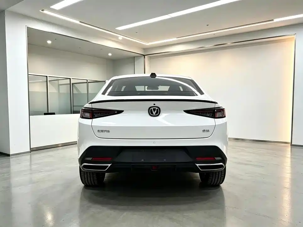 Changan Yida — миниатюра 8