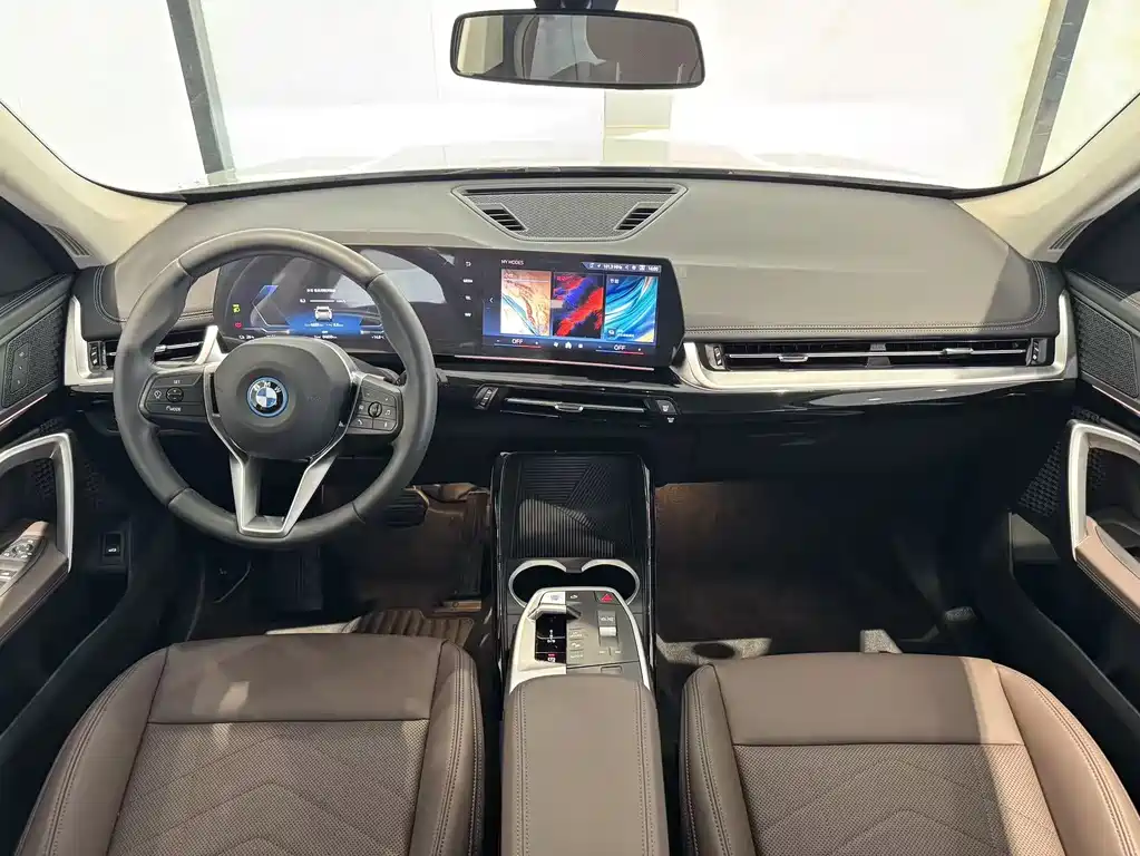BMW IX1