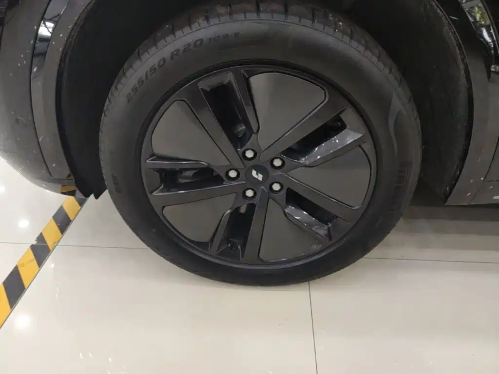 Li Auto Li L8 — миниатюра 23