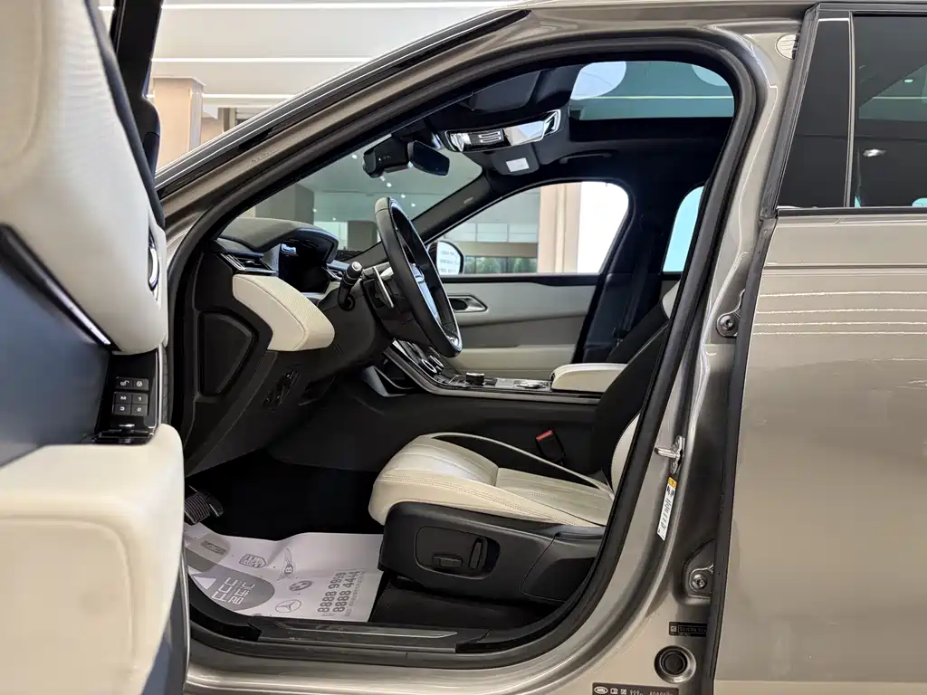 Land Rover Velar — миниатюра 7