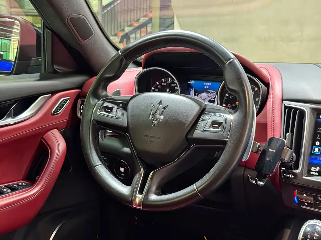 Maserati Levante — миниатюра 4