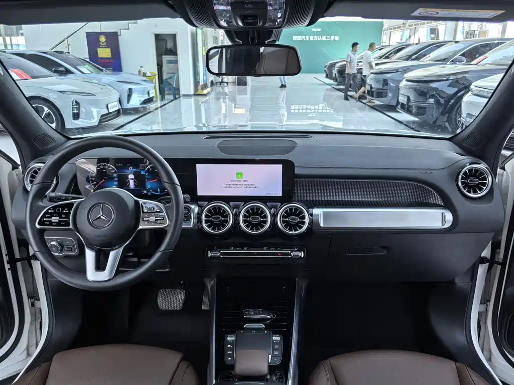Mercedes-Benz GLB — миниатюра 7