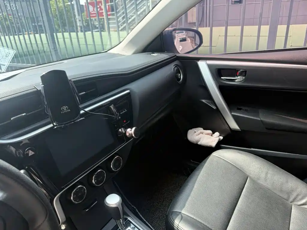 Toyota Corolla — миниатюра 8