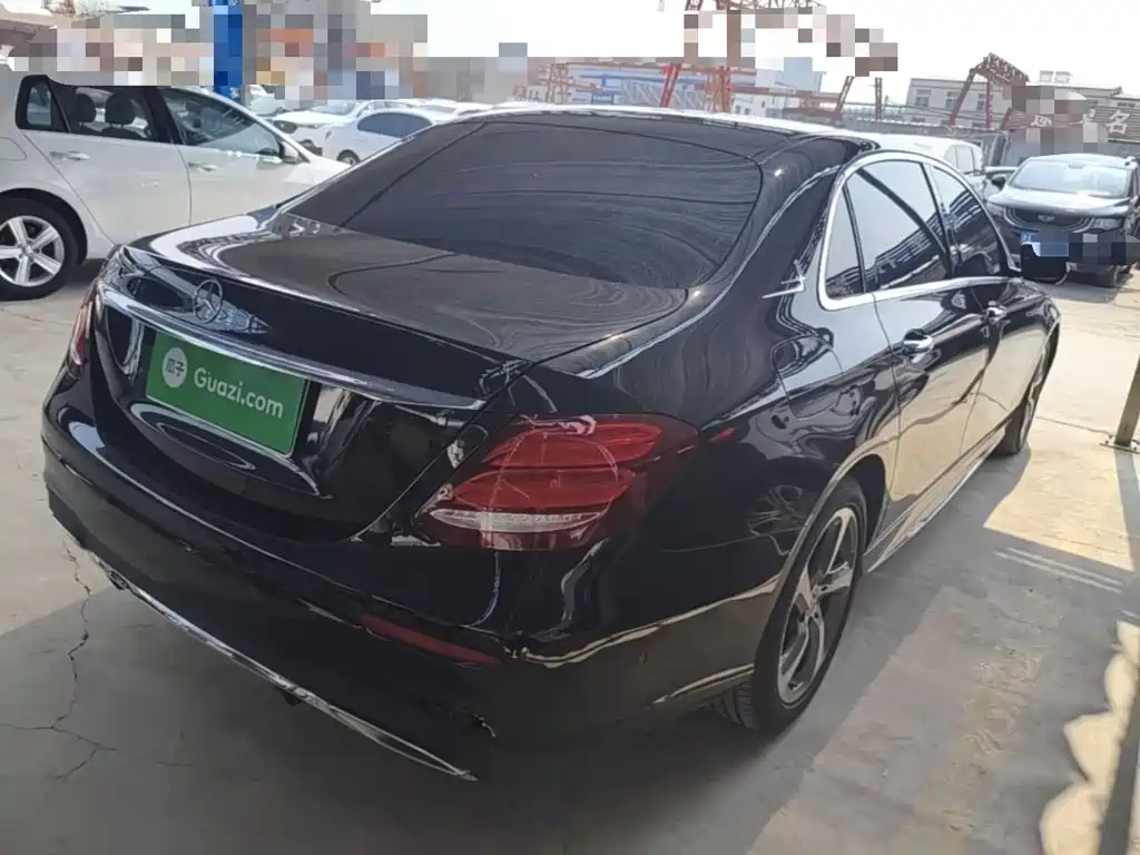 Mercedes-Benz E-Class — миниатюра 7