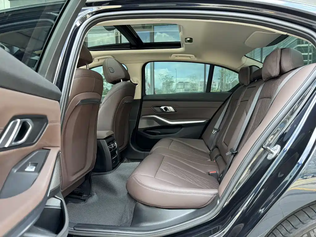 BMW i3 2023 eDrive 40 L Sport