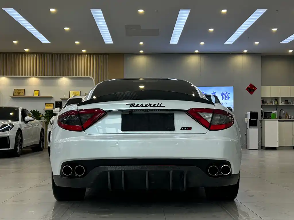 Maserati GranTurismo — миниатюра 4