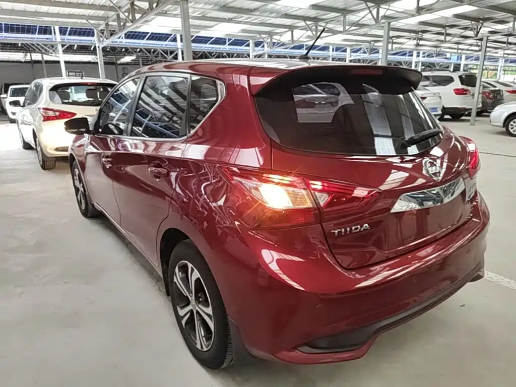 Nissan Tiida — миниатюра 5