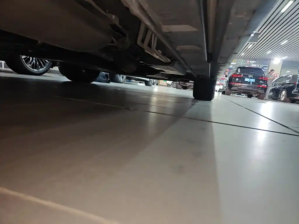 Toyota Alphard — миниатюра 21