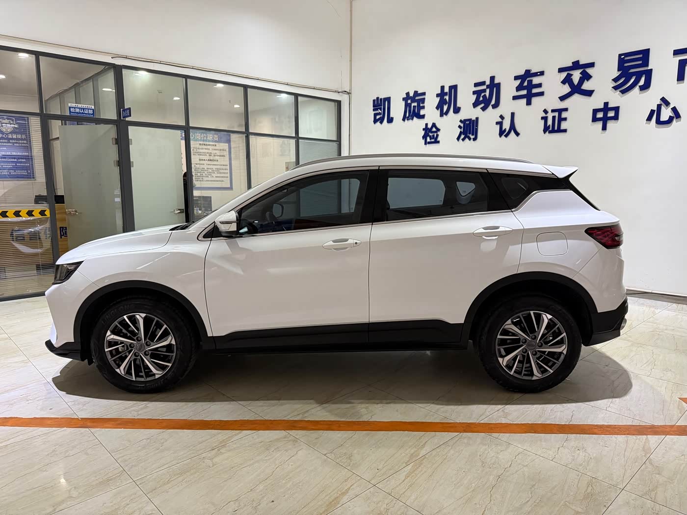 Geely Binyue 1.4 л 2022 г. Белый, пробег 11000 км