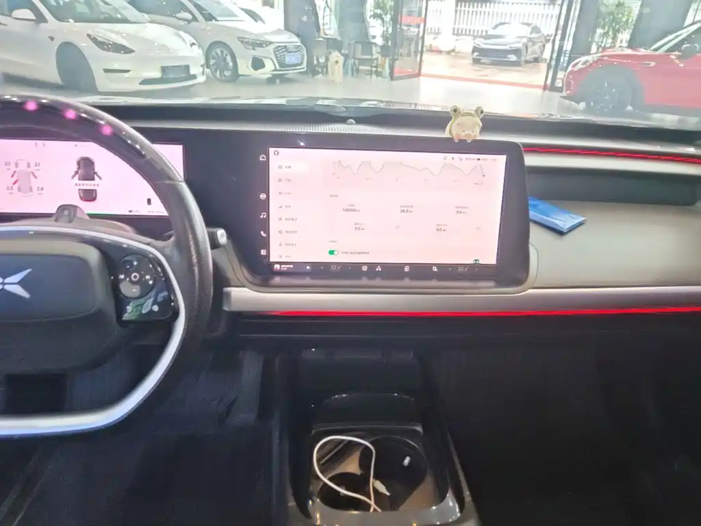 XPeng P7 — миниатюра 13