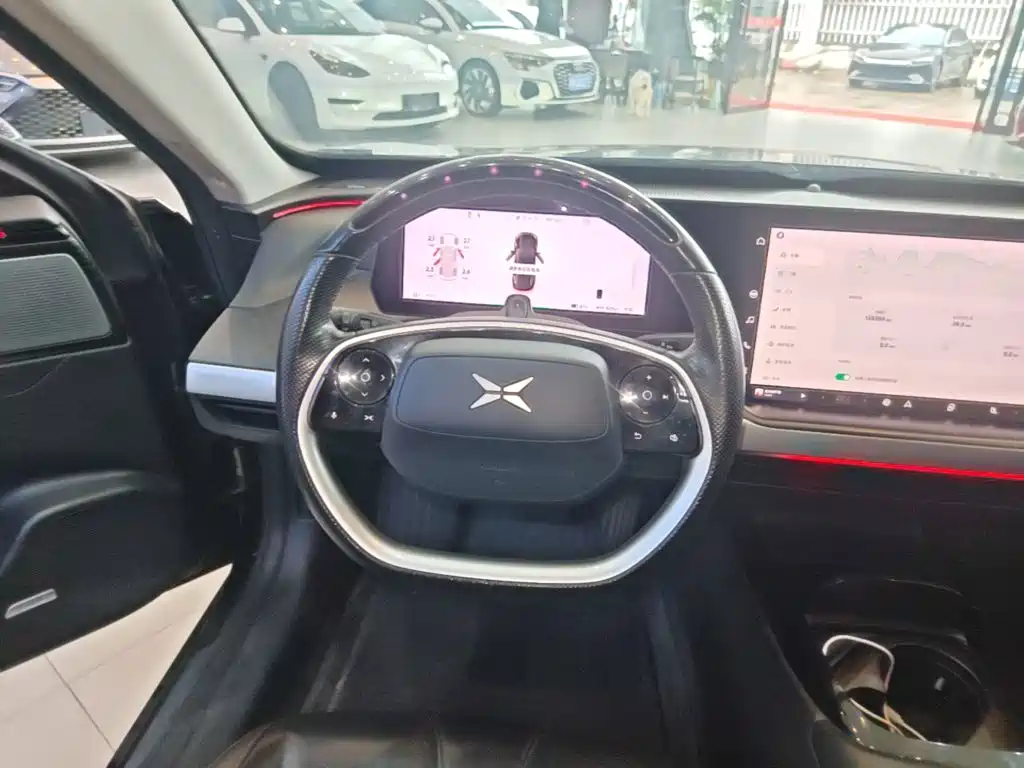 XPeng P7 — миниатюра 11