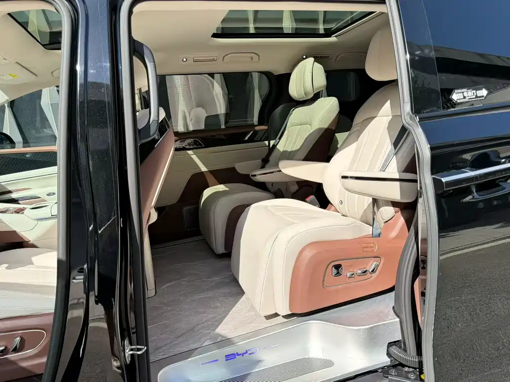 BYD Xia — миниатюра 6