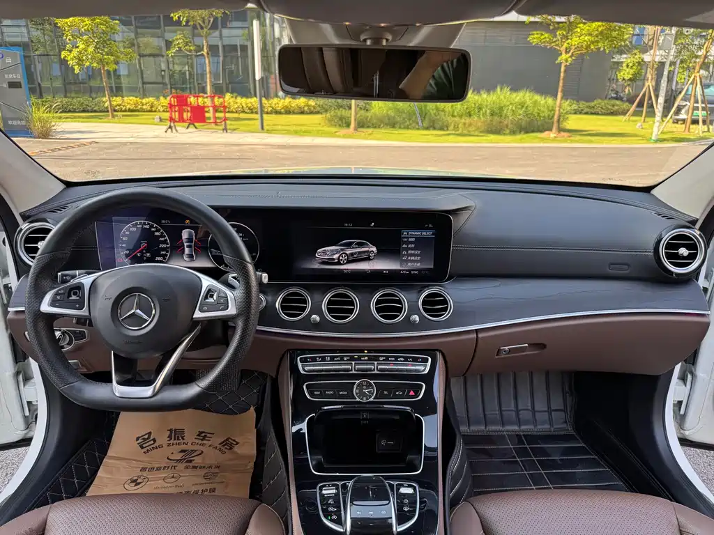 MERCEDES-BENZ E CLASS