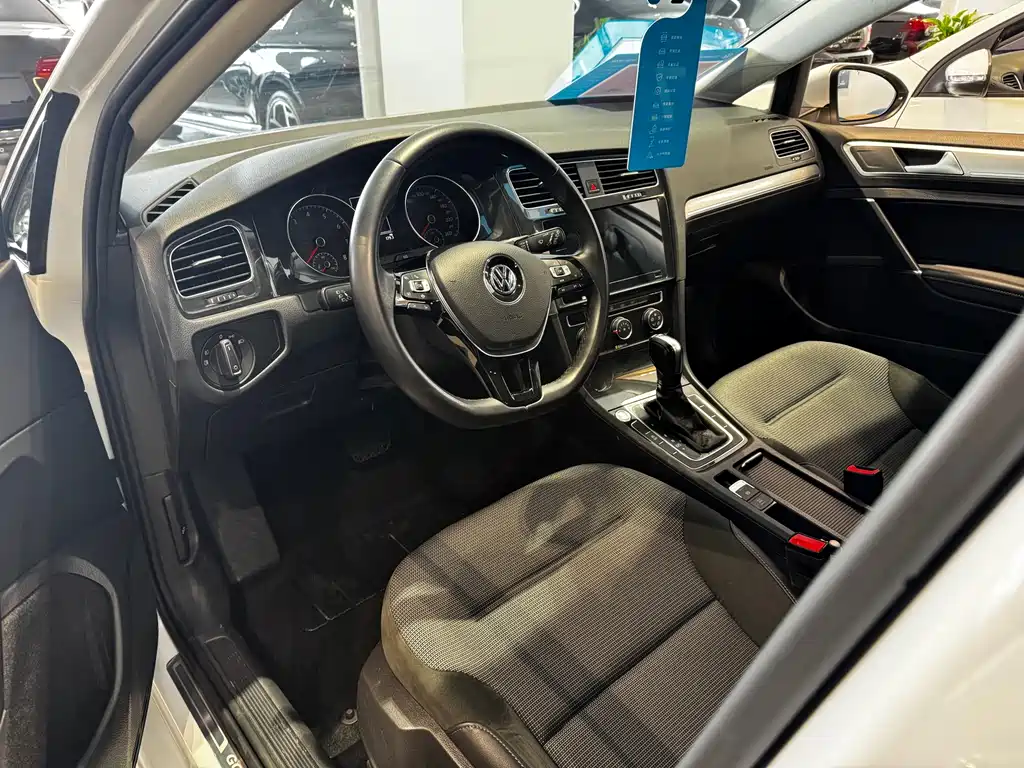 Volkswagen Golf — миниатюра 6