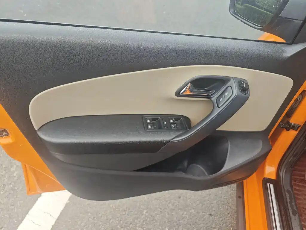 Volkswagen Polo — миниатюра 8