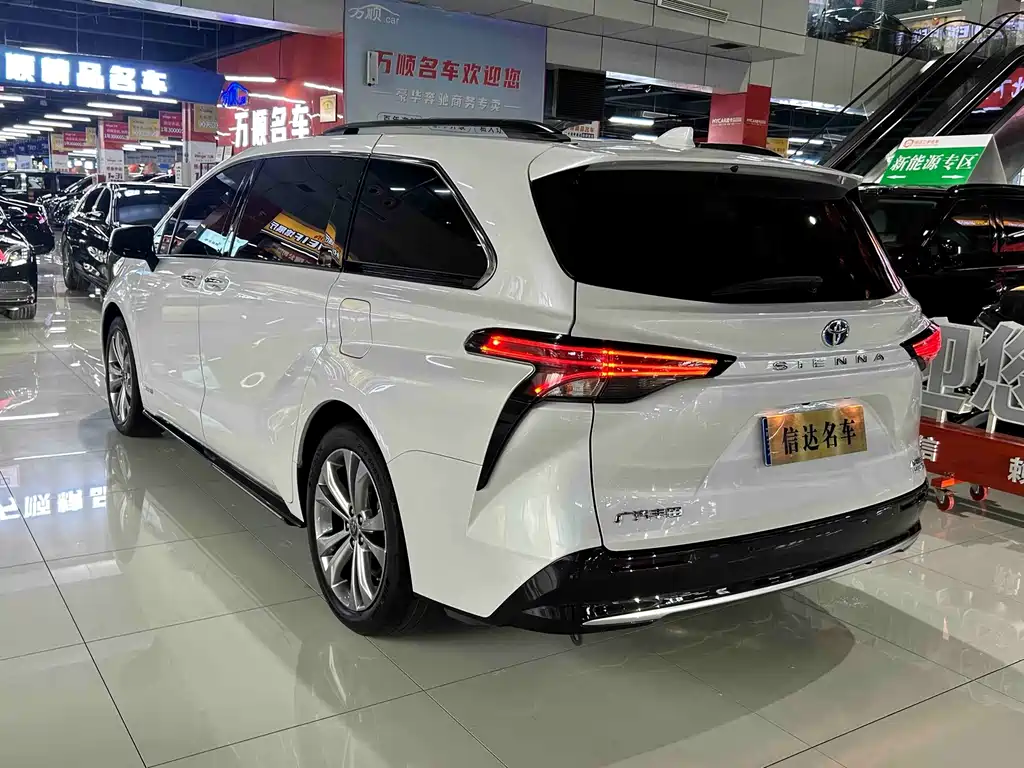 Toyota Sienna — миниатюра 19