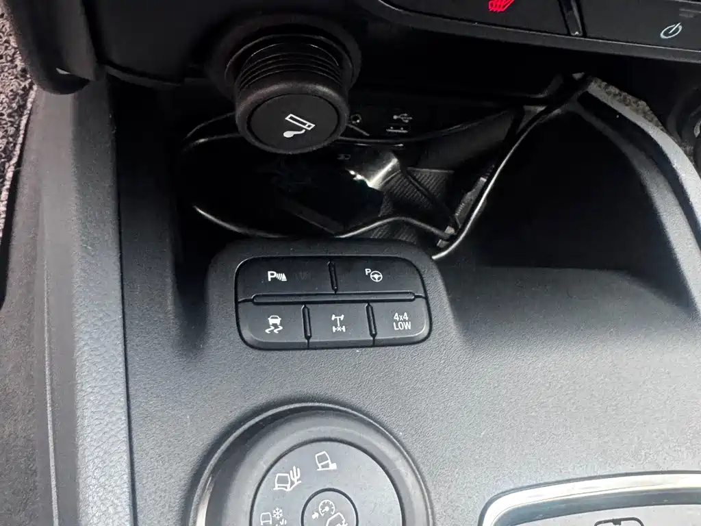 Ford Everest — миниатюра 4