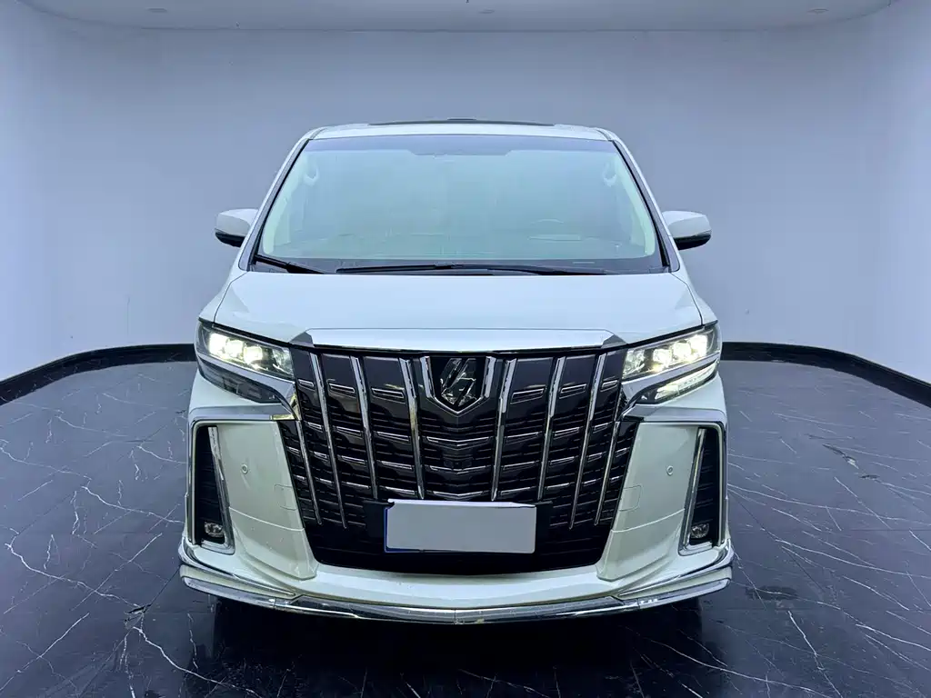 Toyota Alphard — миниатюра 2
