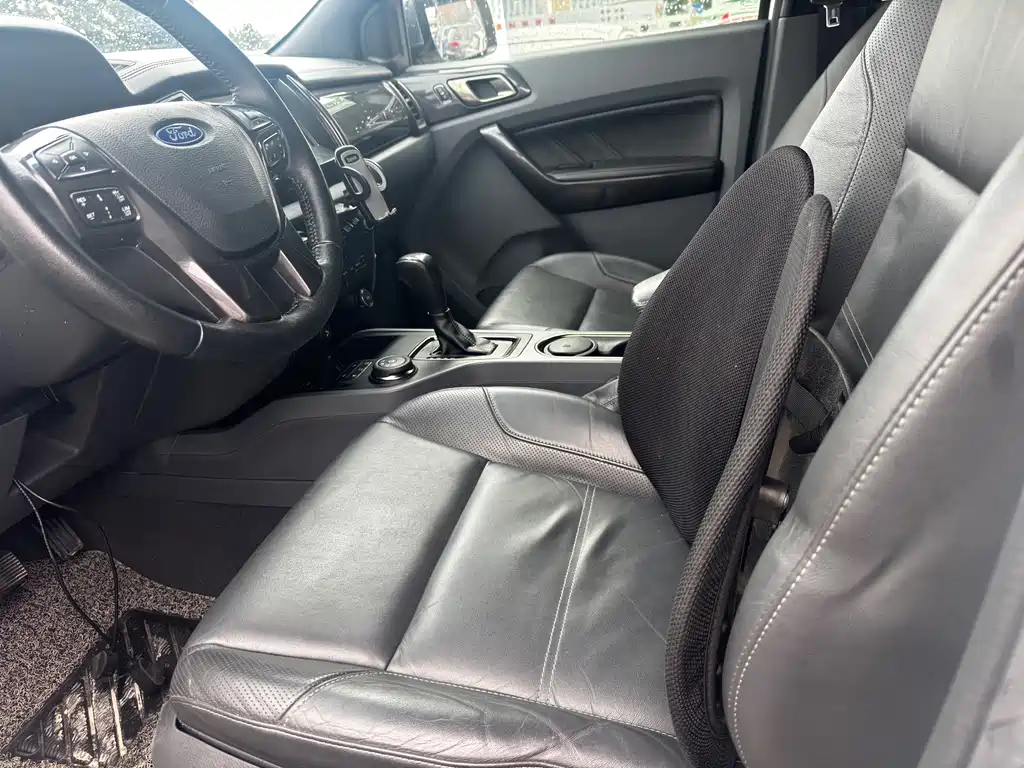 Ford Everest — миниатюра 7