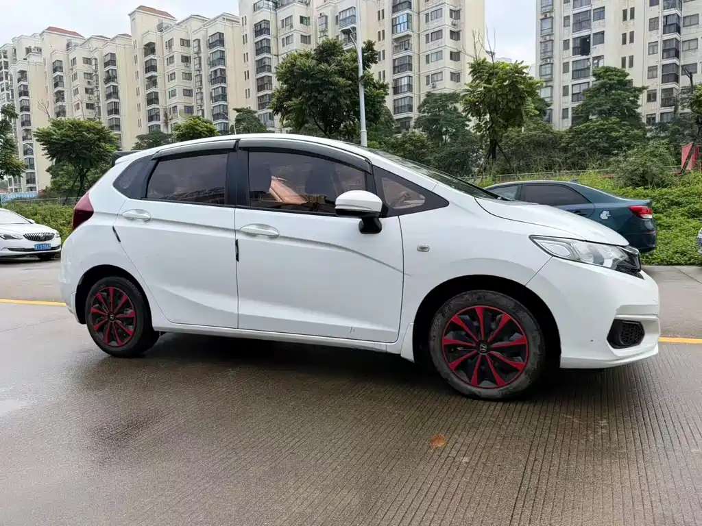 Honda Fit — миниатюра 4