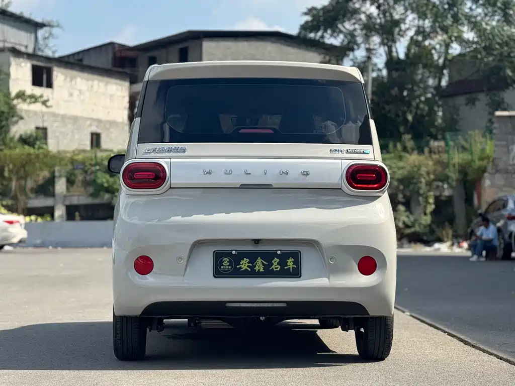 Wuling MINIEV — миниатюра 4