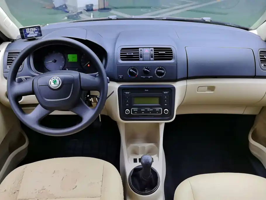 Skoda Fabia — миниатюра 12