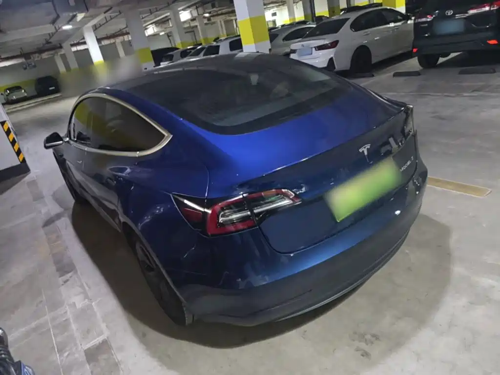 Tesla Model 3 — миниатюра 5