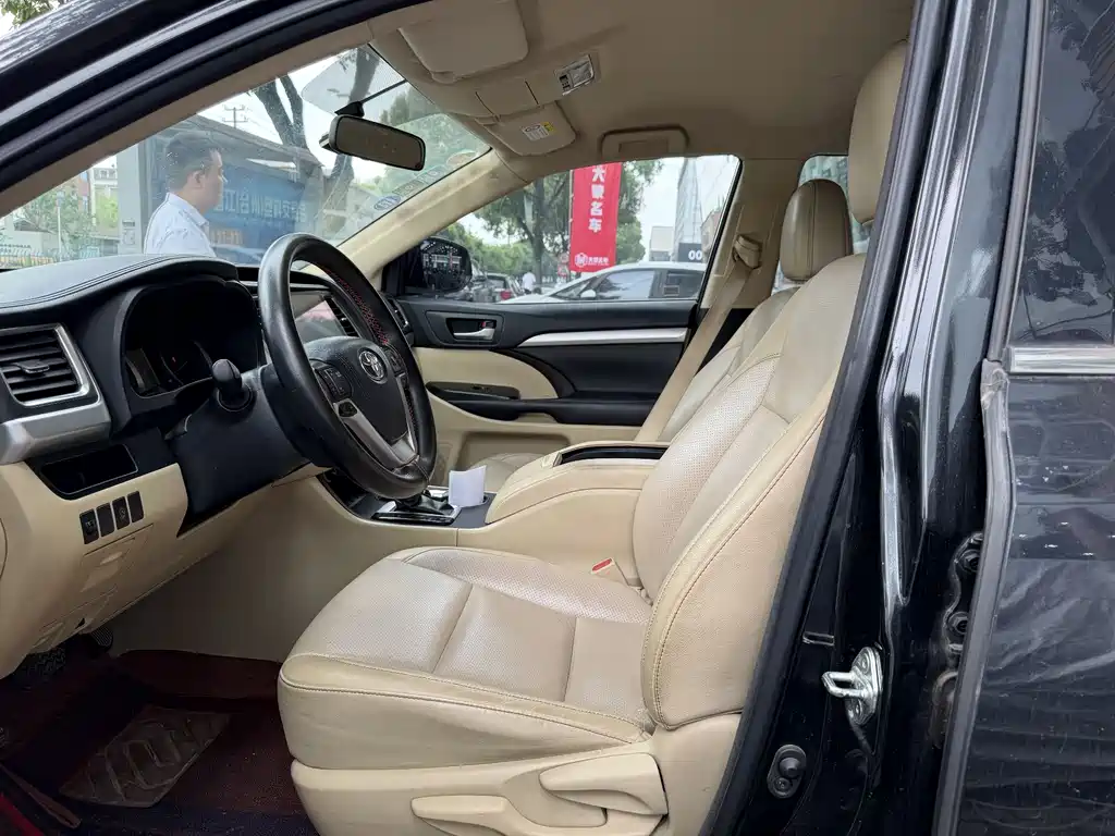 Toyota Highlander 2018 2.0T Elite 7 мест V