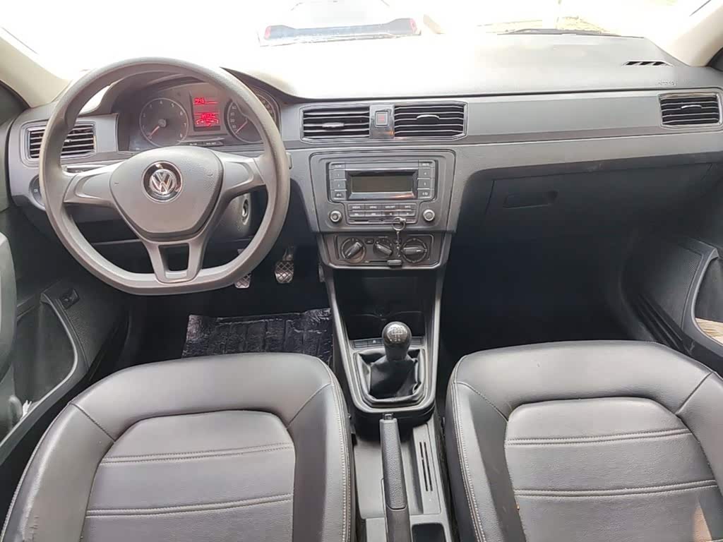 Volkswagen Santana 1.5 л 2022 г. Белый, пробег 39000 км