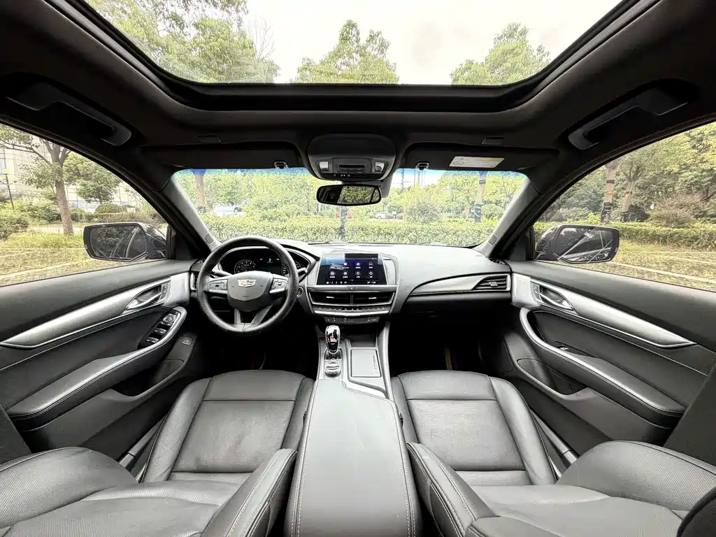 Cadillac CT5 — миниатюра 8
