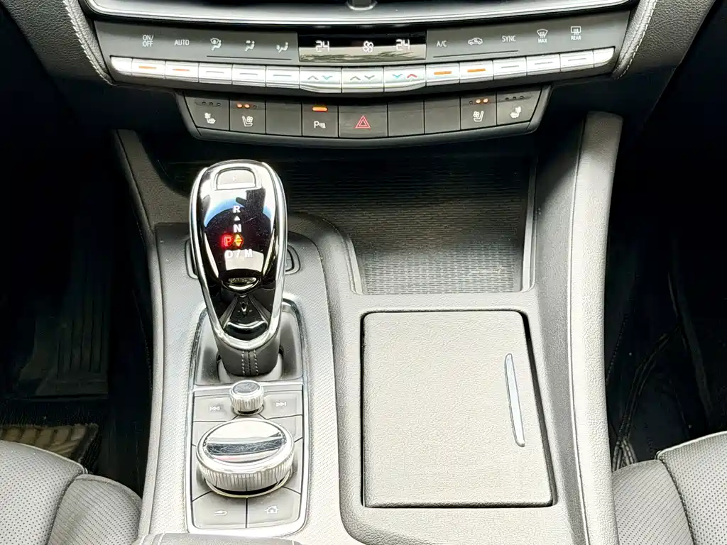 Cadillac CT5 — миниатюра 12