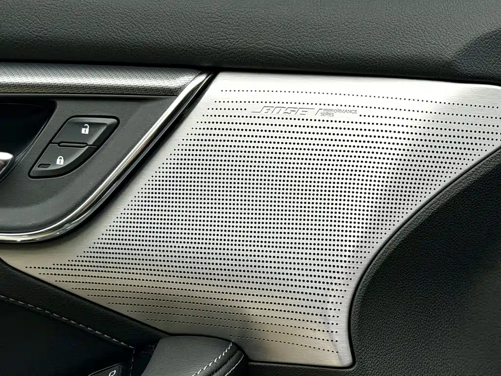 Cadillac CT5 — миниатюра 13