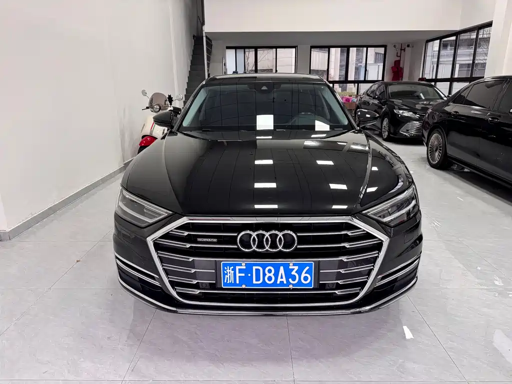 AUDI A8