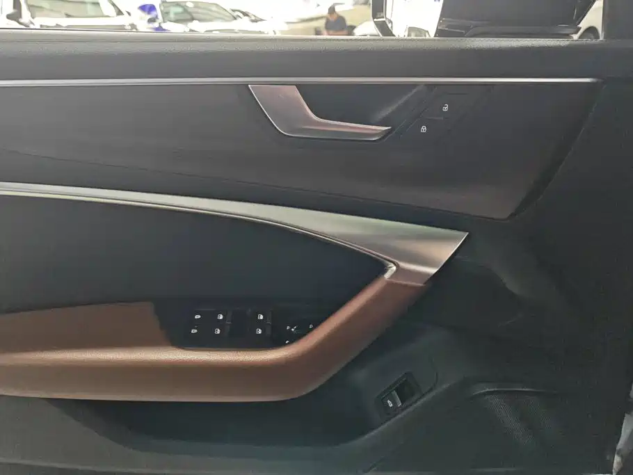 Audi A6L — миниатюра 7